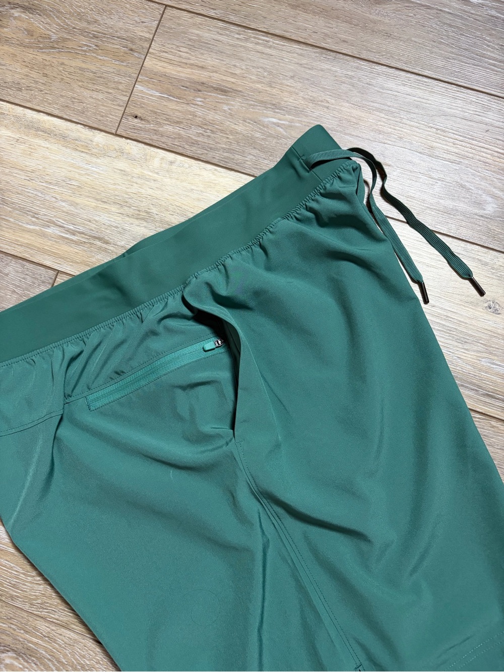 Men's Green Athletic Drawstring Shorts - Picture 5 of 8
